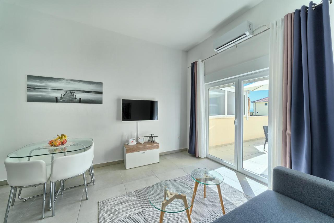 Terrace Apartment Danny Kastela Exterior photo